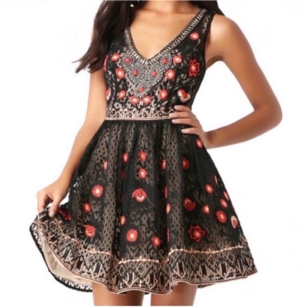 Bebe Beaded Lace Mini Dress Size 4